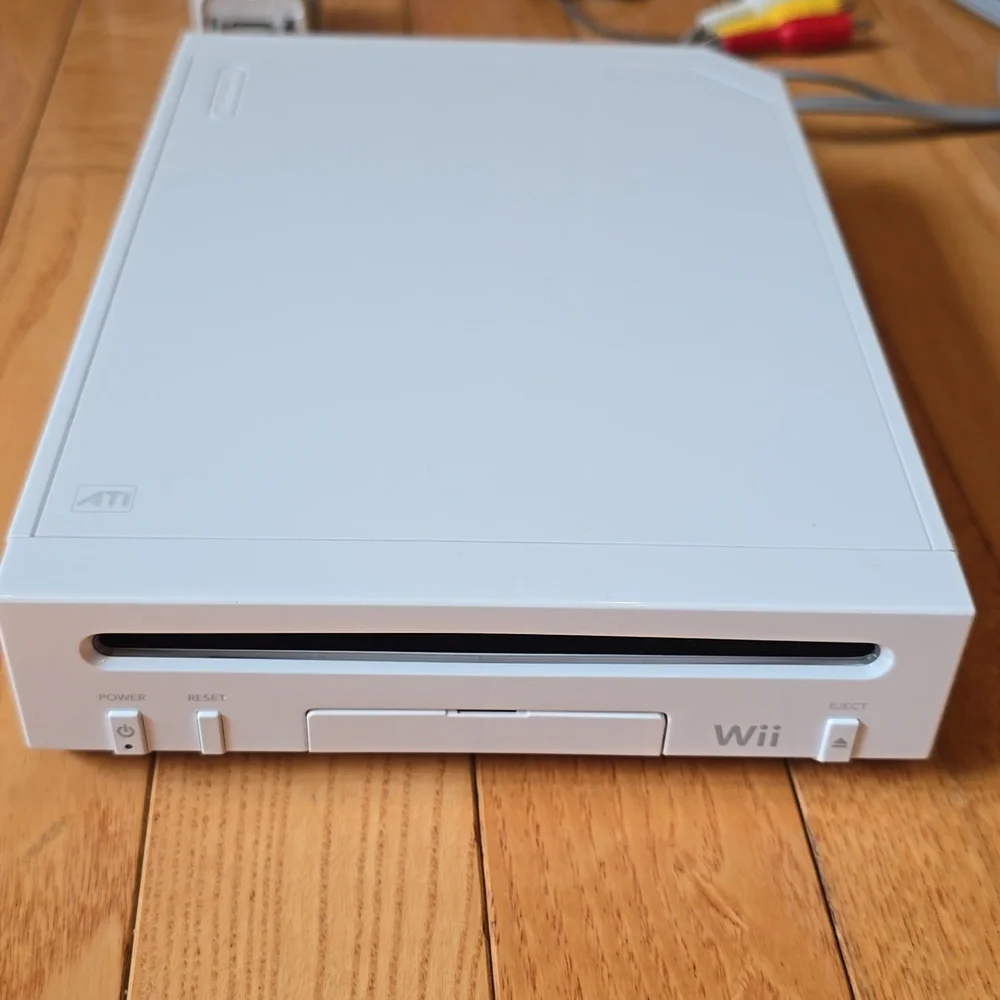 Nintendo Wii + 3 Wii Games Wii Sport Resorts, Just Dance 2014 & 2015. NO REMOTES - Picture 9 of 16